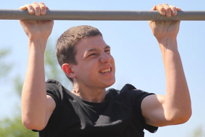 22 апреля астраханцы смогут посоревноваться в подтягивании на турниках