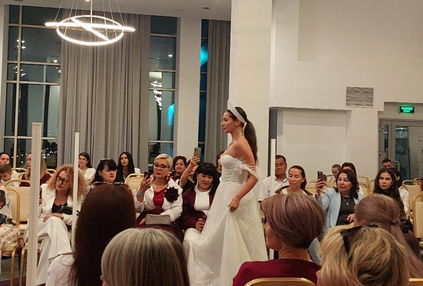 В Астрахани впервые прошло новое модное шоу «Жемчужина дельты": как это было