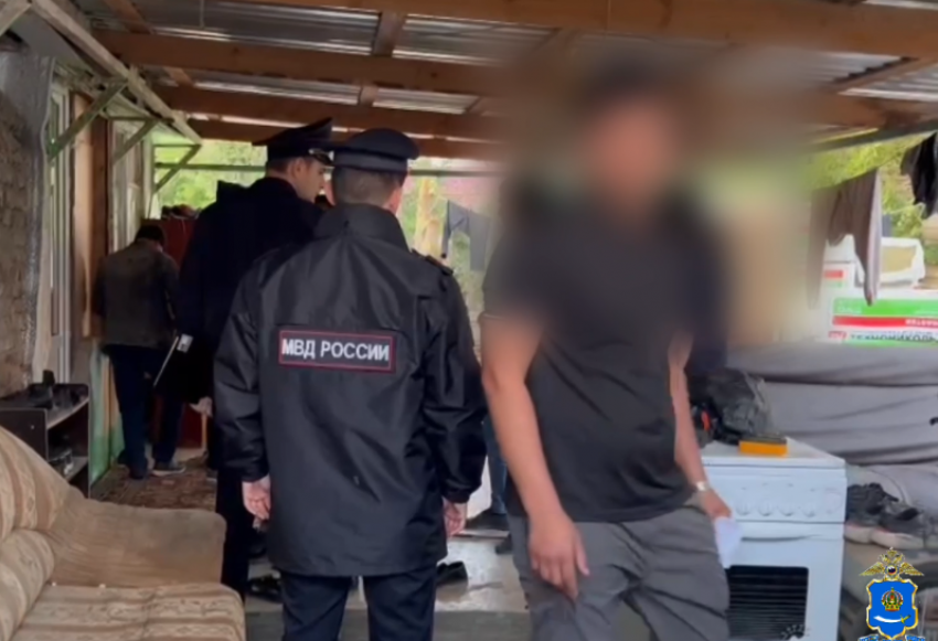 Астраханская полиция задержала 97 постояльцев хостелов и гостиниц