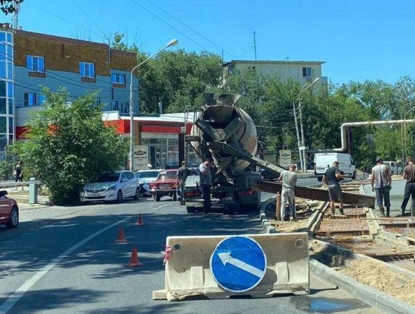 В Астрахани возобновляют работы по благоустройству Комсомольской набережной