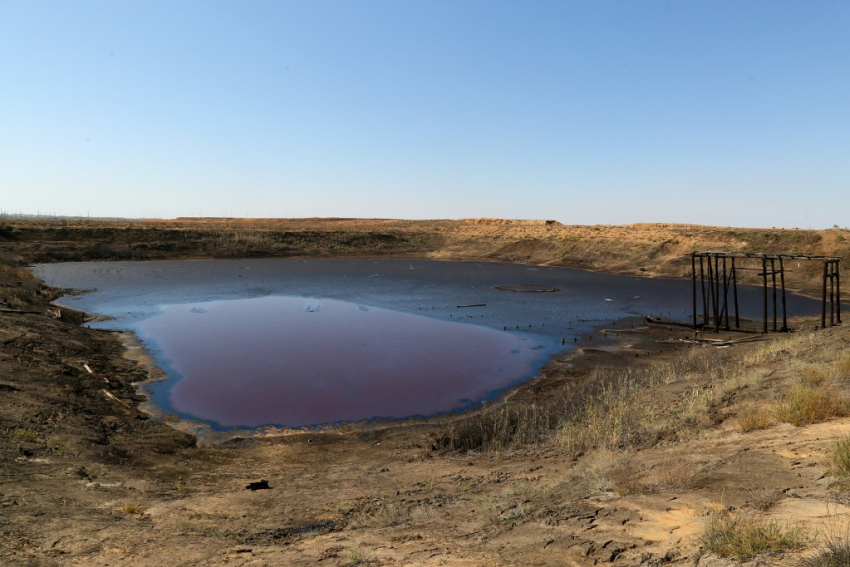 В Астраханской области ликвидируют ямы с нефтяными отходами