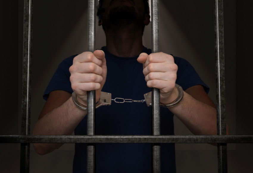 Убивший четырех человек астраханец приговорен к 10 годам колонии особого режима