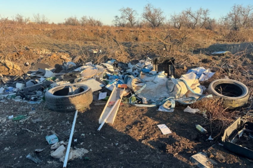 Росприроднадзор потребовал устранить две разросшиеся свалки в Астрахани