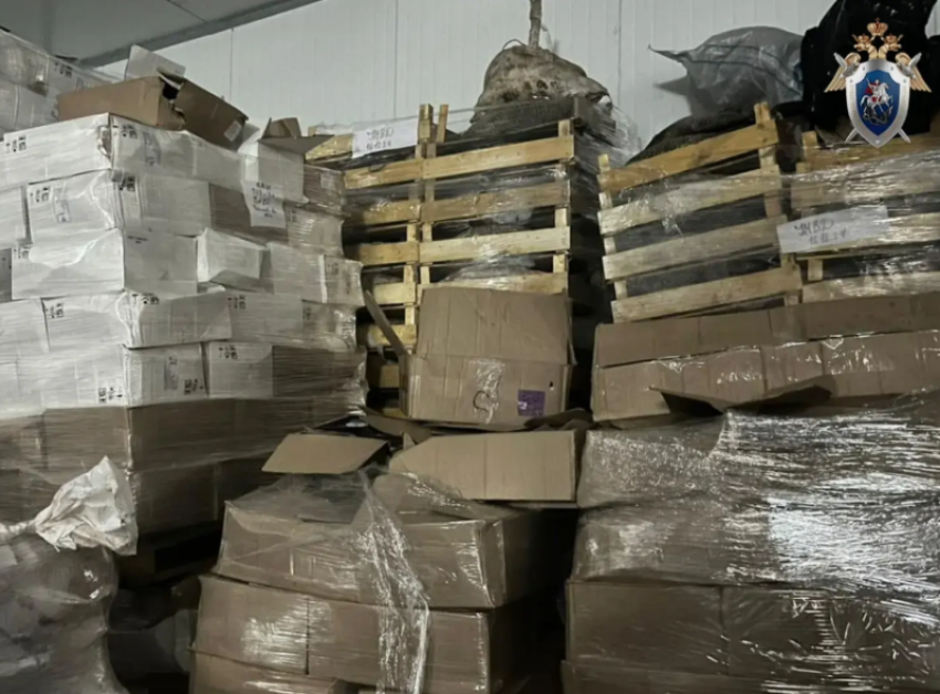 На складе в Астрахани обнаружили почти пять тонн сомнительной рыбной продукции