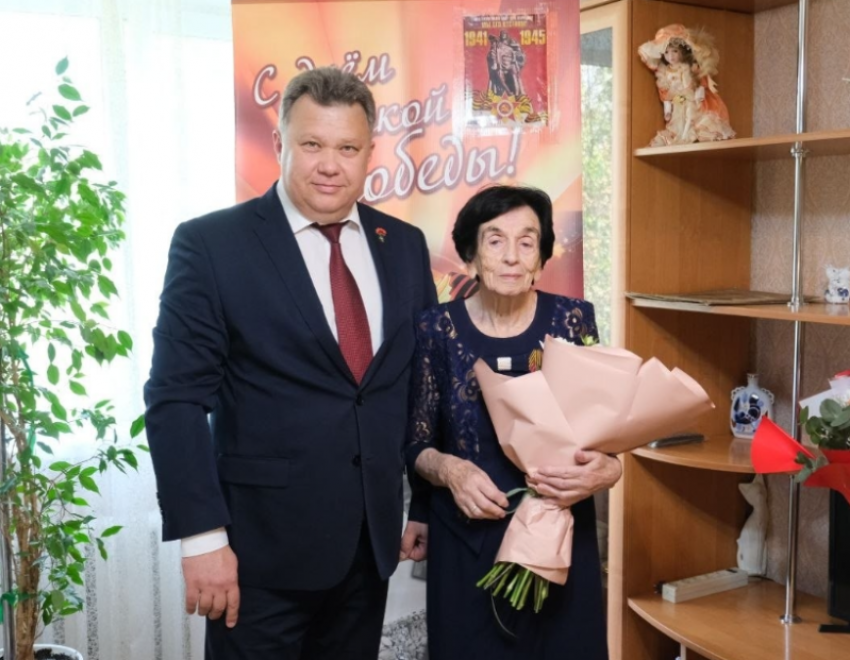 Глава Астрахани выразил глубокую признательность жительнице блокадного Ленинграда