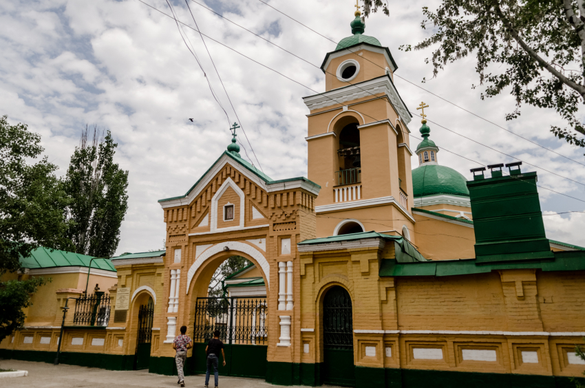 В 22 храмах Астрахани будут проходить Рождественские службы 