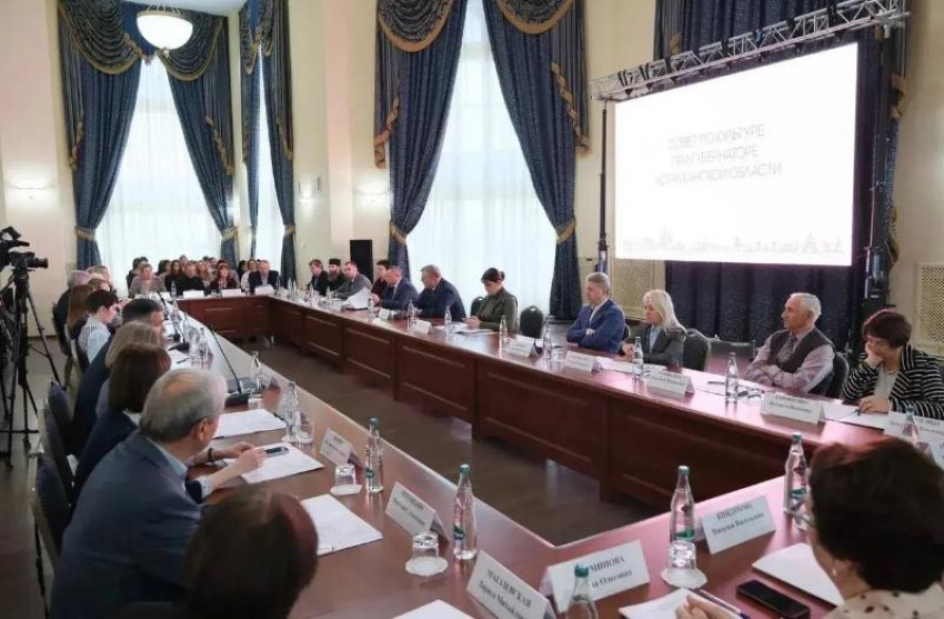Астраханский губернатор поручил разработать стратегию театрального дела