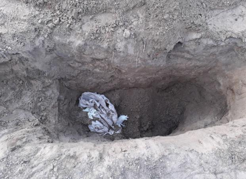 В Астрахани волгоградцы жестоко убили и закопали владельца дорогой иномарки 