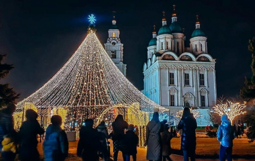 С 30 декабря по 8 января астраханцев приглашают в Кремль на бесплатную новогоднюю программу