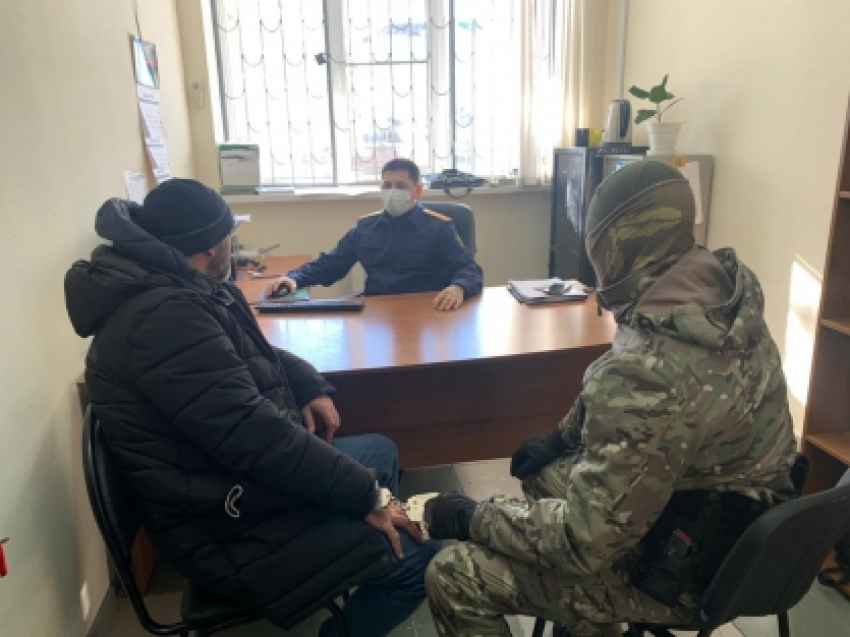 Астраханца поймали в Калмыкии на взятках 