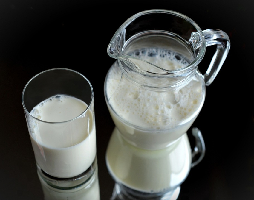 Астраханских детей напоили фальшивым молоком