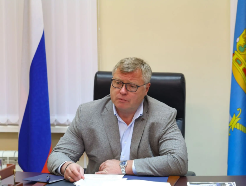 Астраханский губернатор рассказал о планах ремонта школы и больницы в двух селах