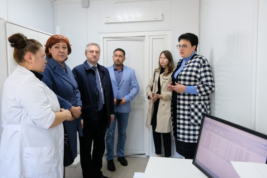 Астраханские депутаты держат на контроле реализацию нацпроектов в регионе