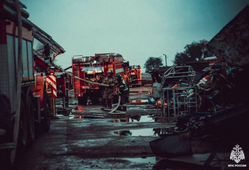 В Астраханской области во время пожара на летней кухне погибла пенсионерка