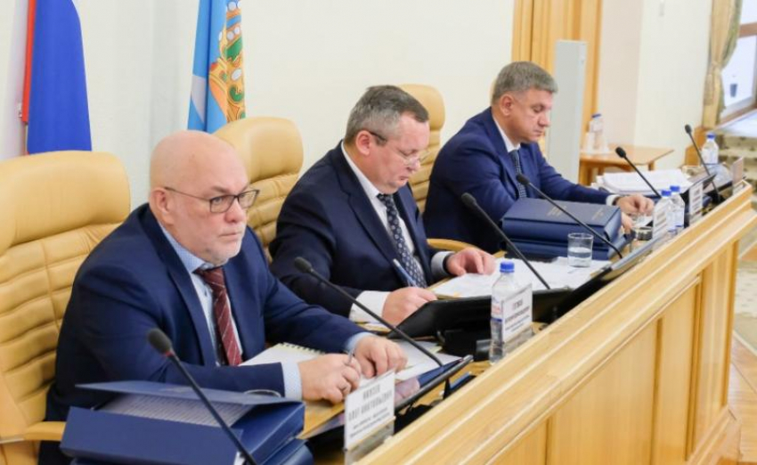 В Думе Астраханской области рассмотрели законопроекты Игоря Бабушкина