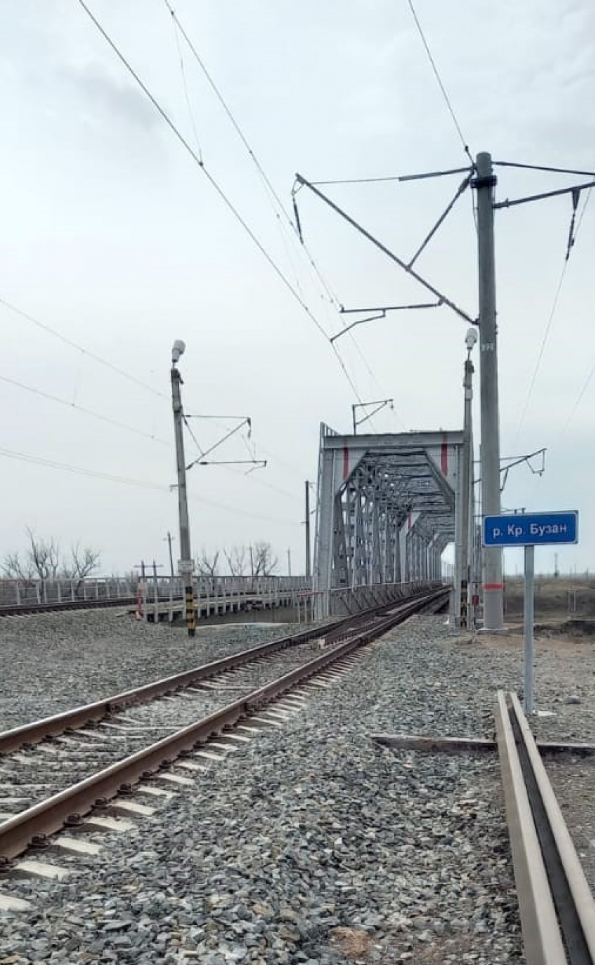 Железнодорожный мост в Астраханской области отремонтировали по новым  технологиям