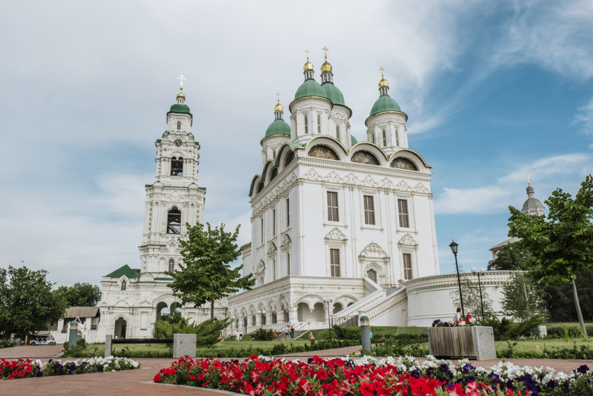 Астраханцам на день рождения города подарят шалфей и лаванду