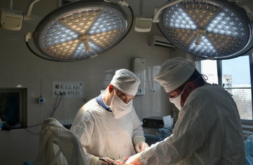 Астраханские врачи провели сложную операцию 84-летней пациентке с раком поджелудочной