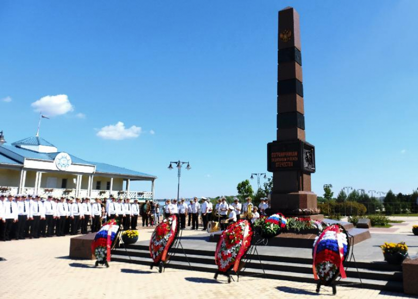 Сегодня в Астрахани празднуют День пограничника 