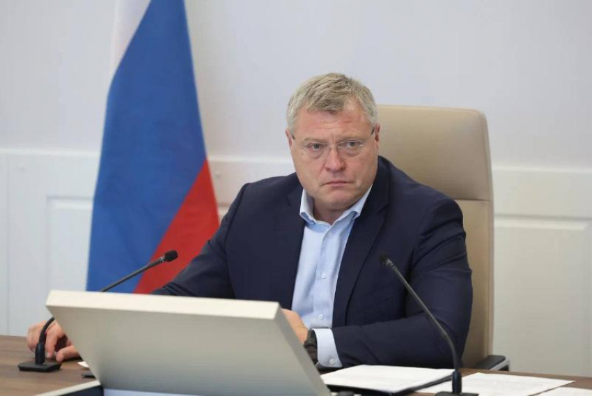 Очереди и хамство: губернатор поручил устранить недочеты астраханского военкомата