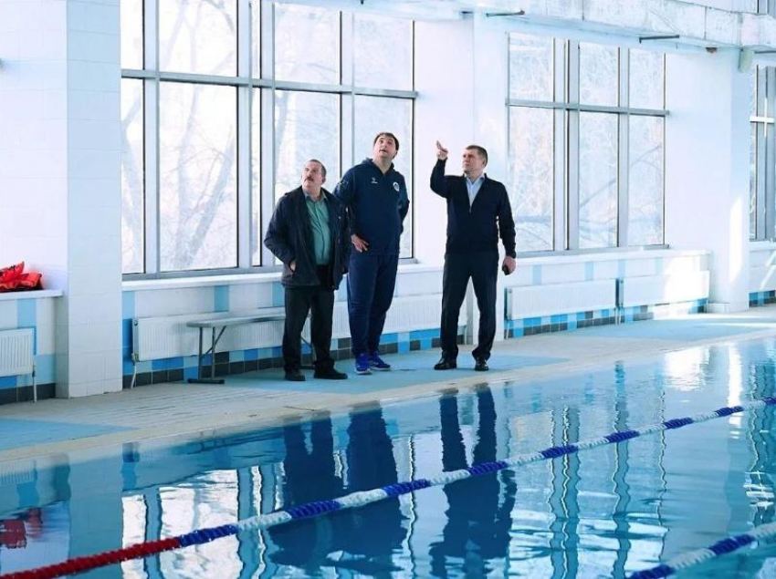 Астраханцам открыли обновленный плавательный бассейн в госуниверситете