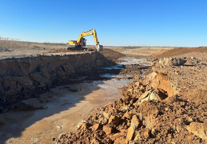 В Астраханской области расчистили более 4,8 километров водного тракта подстепных ильменей