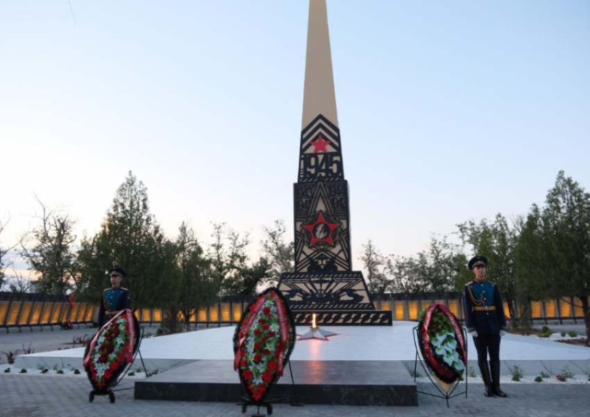 В Астрахани открыли мемориал советским воинам после реконструкции