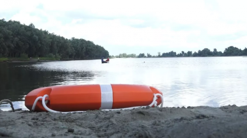 В районе грузового порта в Астраханской области обнаружили труп на спасательном круге