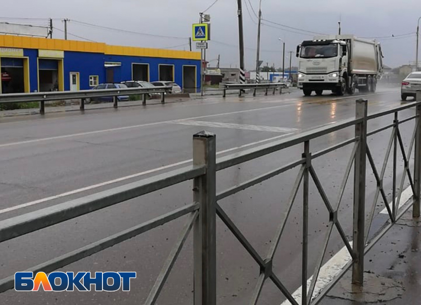 Астраханцы просят оборудовать остановку для общественного транспорта в Трусовском районе