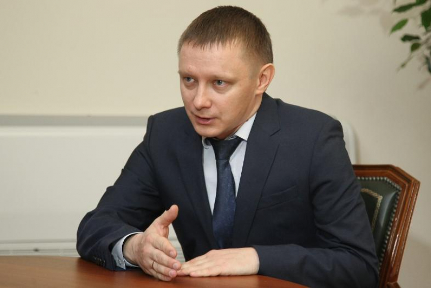 Появились кадры задержания главы администрации Камызякского района Астраханской области и его зама