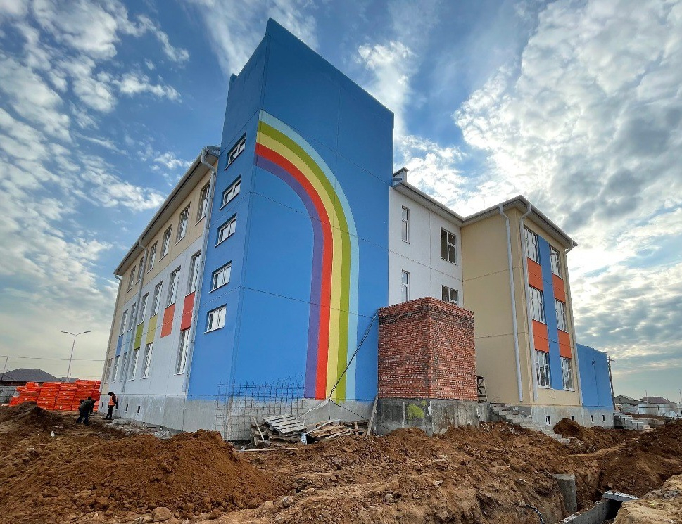 Олег Полумордвинов проверил ход строительства детских садов в Астрахани