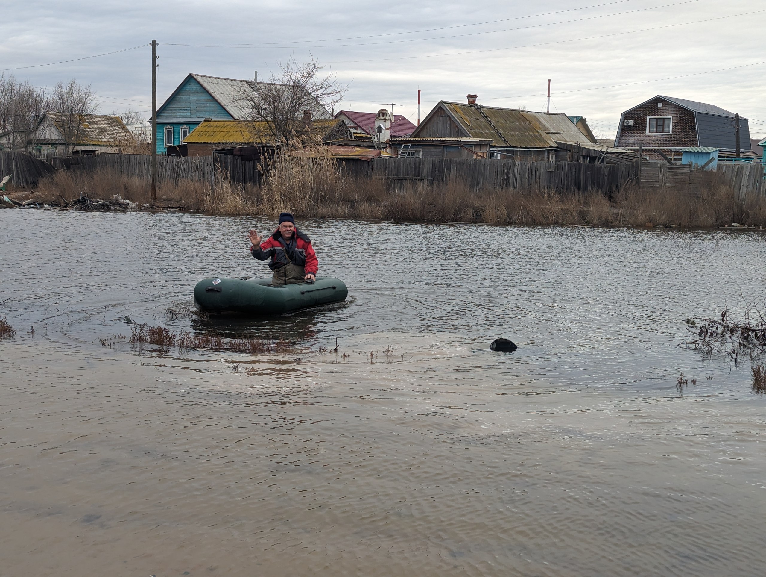 Жители Трусовского района Астрахани тонут в питьевой воде