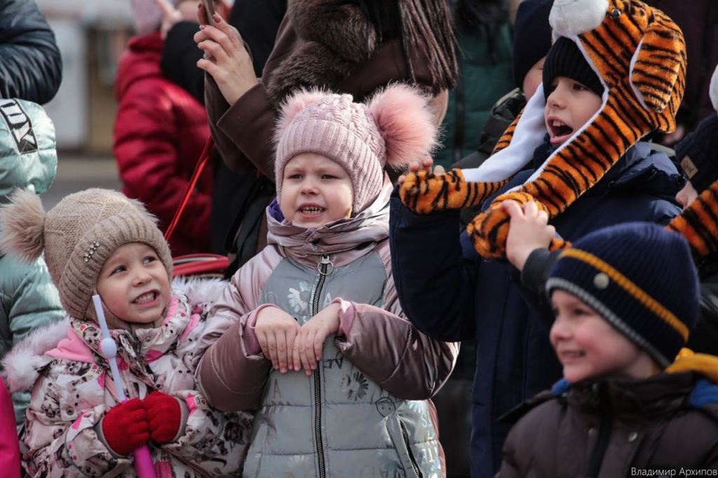 новогоднее представление в Астрахани, Новый год в Астрахани, представления для юных астраханцев