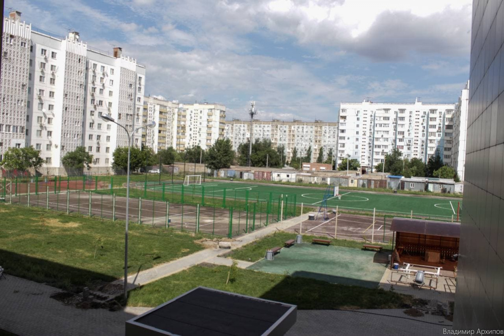 футбольное поле в Астрахани, новая астраханская школа, строится новая школа в Астрахани, школы Астрахани, астраханские школы