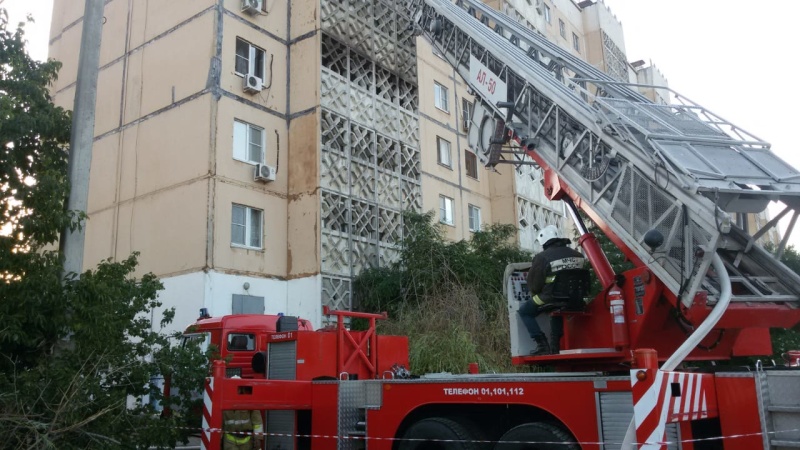 pozharno-spasatelnye-podrazdeleniya-likvidirovali-pozhar-v-leninskom-rayone-g-astrahani_1592945146921777119__800x800.jpg