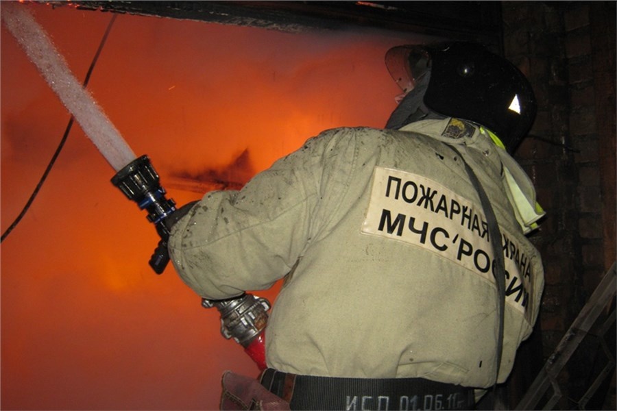 pozharno-spasatelnye-podrazdeleniya-likvidirovali-pozhar-v-sovetskom-rayone-g-astrahani_16086075221597255937__2000x2000.jpg